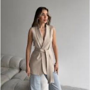 Matheson Beige Textured Sleeveless Open Front Vest with Belt Size Medium Pockets